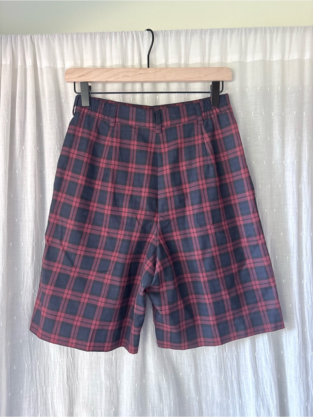 Vintage 90s Tail Plaid Shorts in Navy and Burgundy - Picture 3 of 8